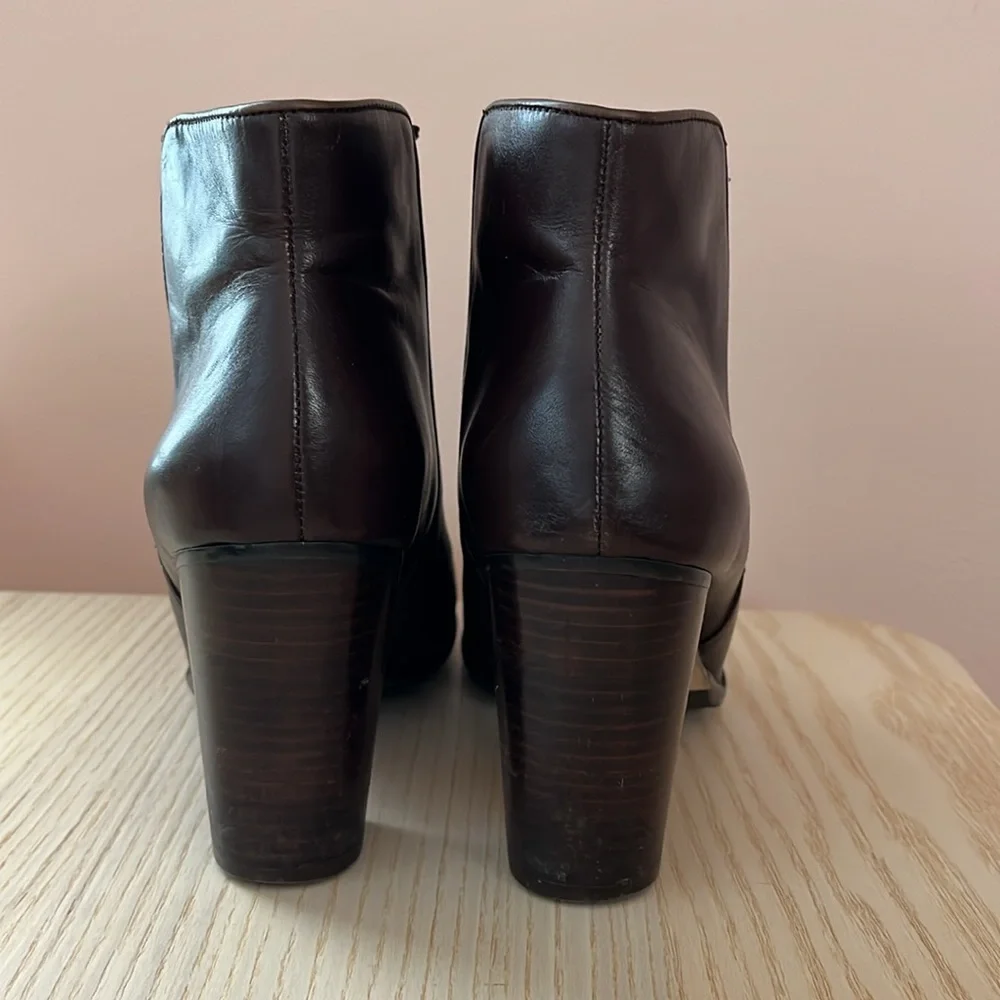 ANN TAYLOR Chestnut Brown Leather Ankle Boots Size 7